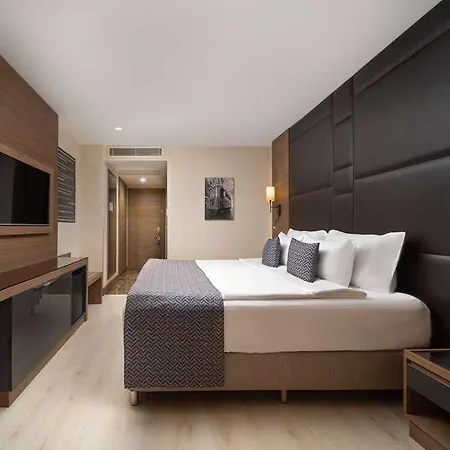 Отель Tryp Sisli *